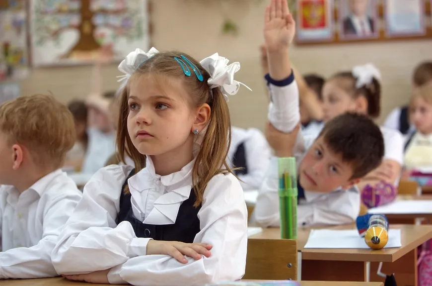 Пандемия повлияла на условия зачисления детей в первые классы: что изменилось