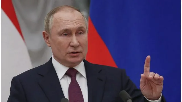 “Нам что, с НАТО воевать?”: Путин высказался о возвращении Крыма Украине