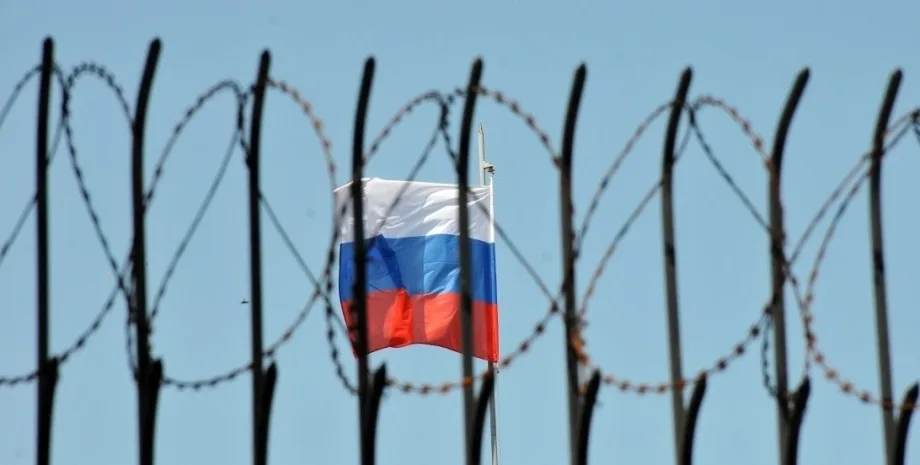 У москві чоловіка арештували за прослуховування української музики: що відомо